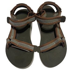 Teva, Flatform Universal Sandal, Size 6